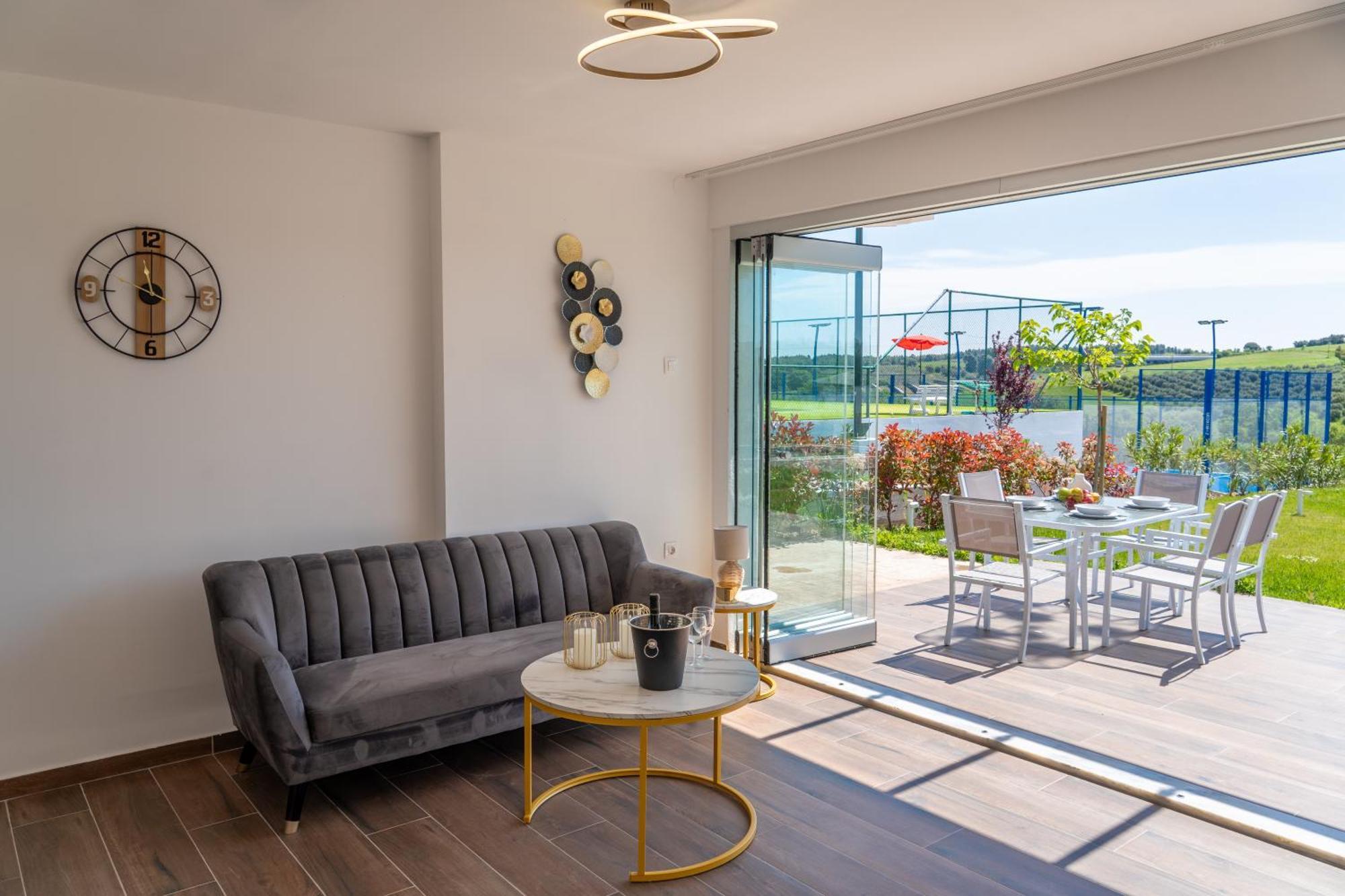 Sani Beverly Hills Luxury Elani