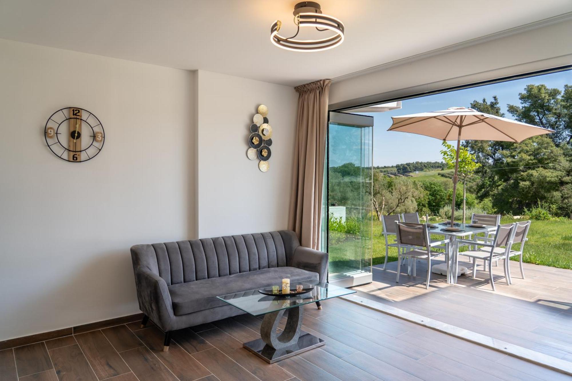 Sani Beverly Hills Luxury Vila