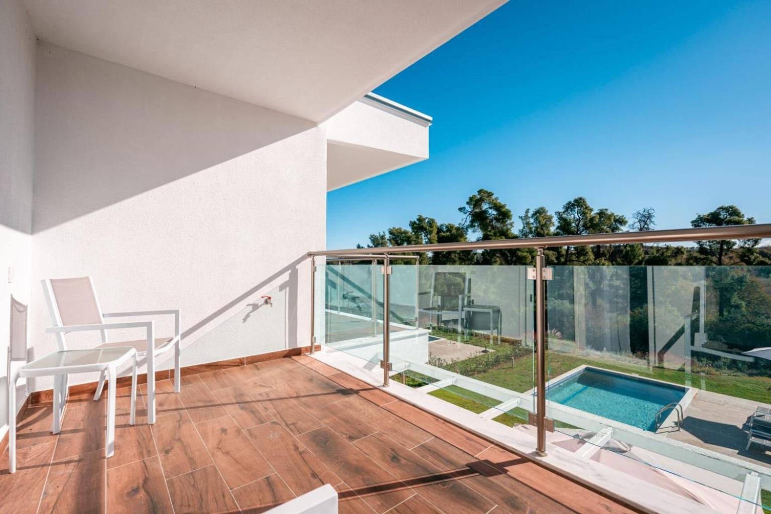 Sani Beverly Hills Luxury Elani